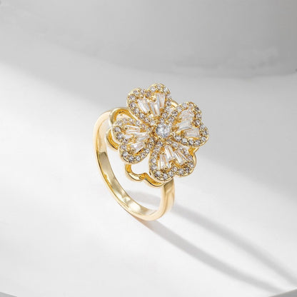 Clover Spinner Ring